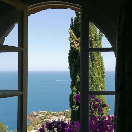 Vila House With Panoramic Sea View, Le Trayas