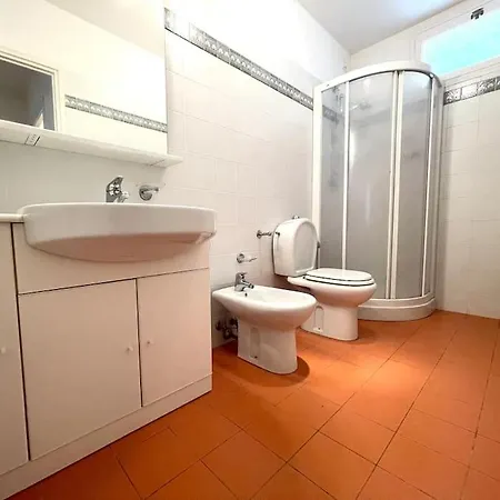 House With Panoramic Sea View, Le Trayas فيلة