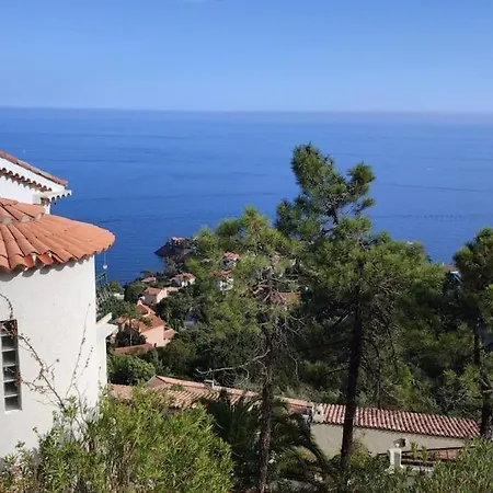 House With Panoramic Sea View, Le Trayas Villa